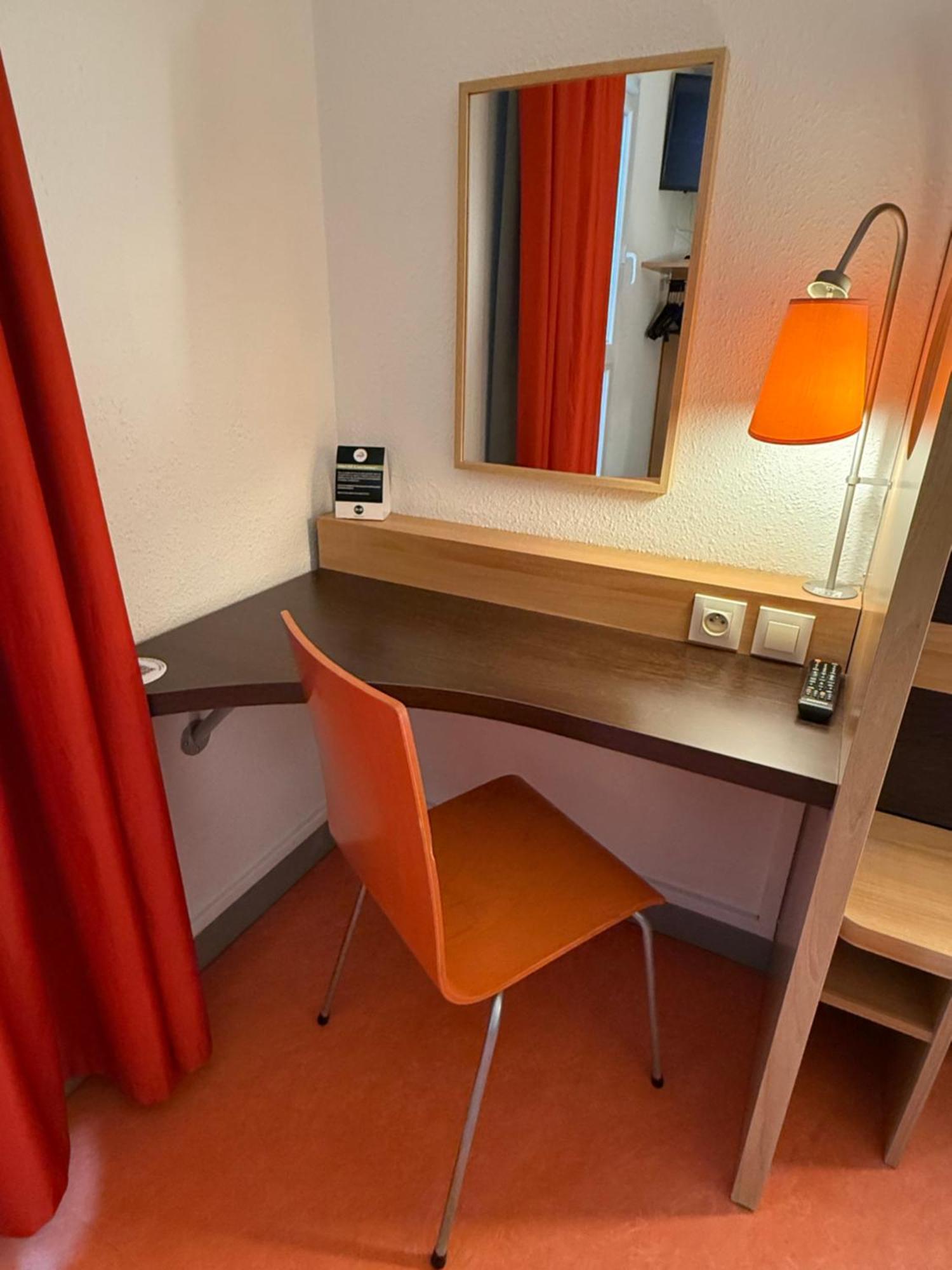 B&B Hotel Lisieux Parc Des Expositions Eksteriør bilde
